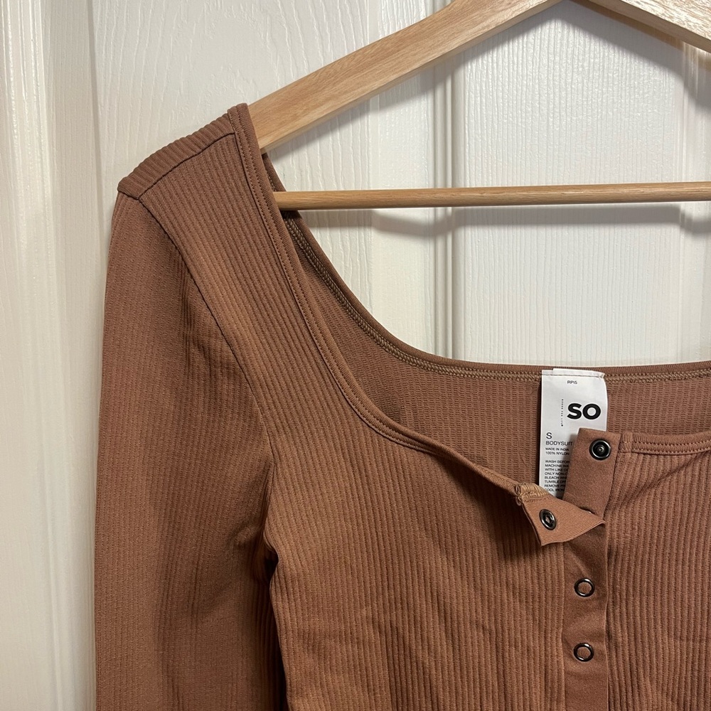 SO Caramel Ribbed Bodysuit - Picture 3 of 10